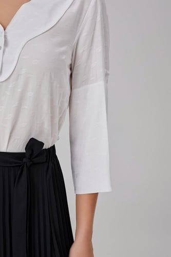 بلوزة ابيض سادة