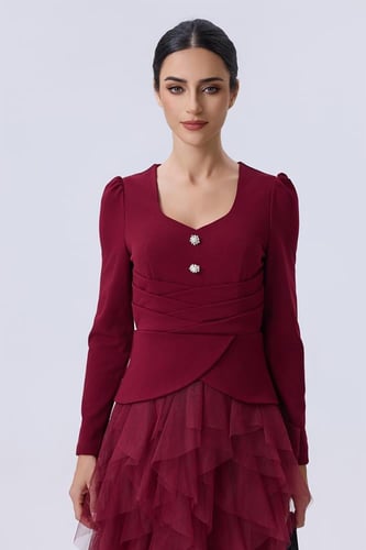 فستان عنابي بطبقات تول