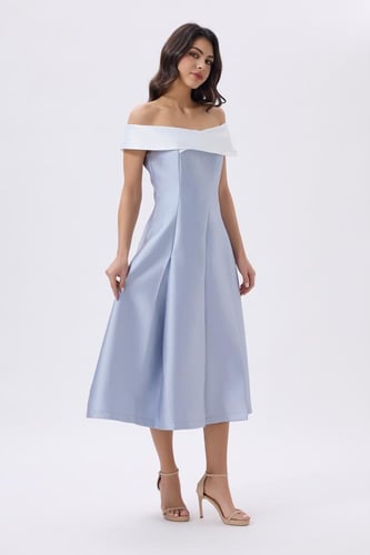فستان ميدي أوف شولدر سماوي وابيض