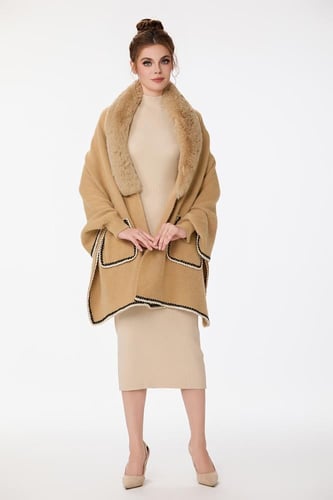 شال بيج مع فرو