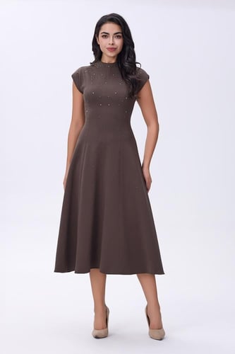 فستان شتوي بني بتطريز ناعم