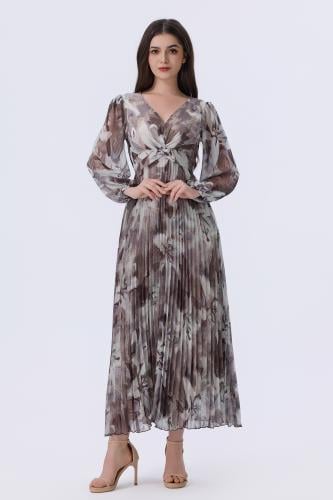 فستان بني فاتح