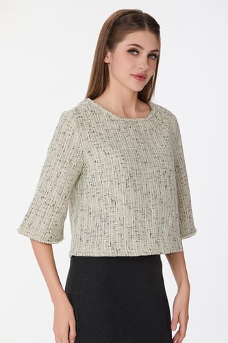 بلوزة توييد مع اكسسوار