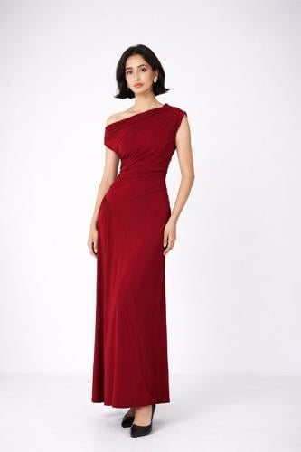 فستان عنابي بكتف واحد