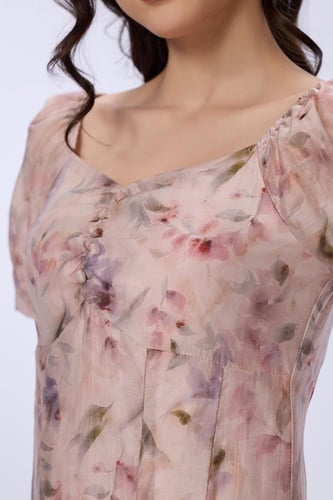 فستان شيفون بطبعة الورد