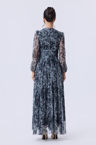 فستان طويل مطبع بشيفون شفاف وأكمام واسعة