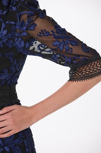 فستان طبع مخمل مع كلف الغيبور