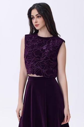 طقم مخمل تنورة ميدي وبلوزة مميز