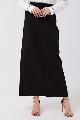 تنورة كريب أسود