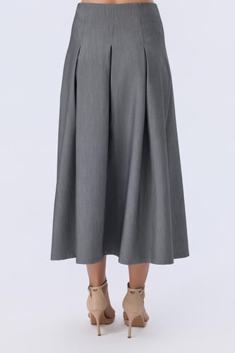 تنورة رصاصي فاتح بكسرات