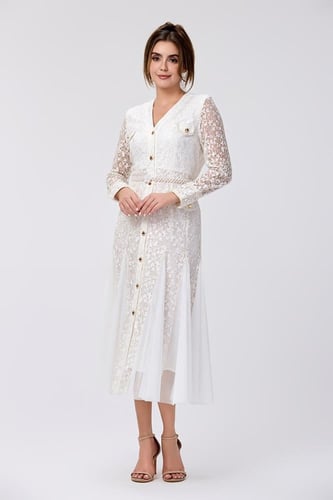 فستان دانتيل مع كلف الؤلؤ