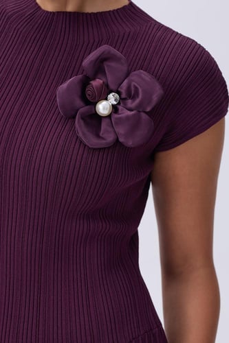 فستان بنفسجي استرتش مع وردة