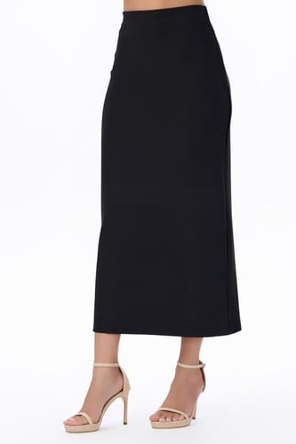 تنورة ميدي بقصة مستقيمة