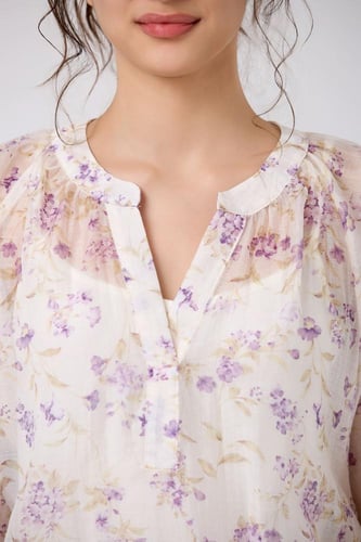 بلوزة شيفون بنقشة الورد