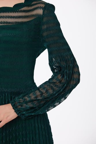 فستان دانتيل زيتي