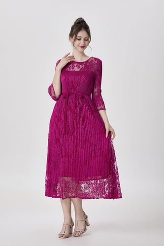 فستان فوشي خامة الدانتيل الانيقة