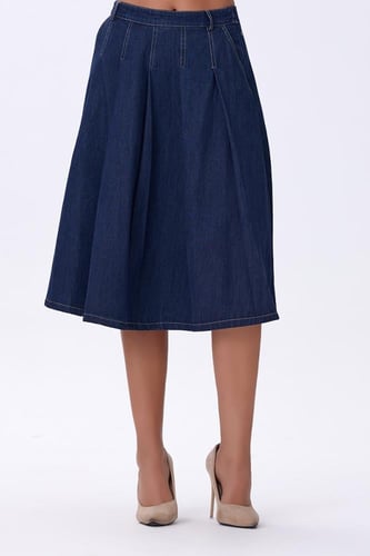 تنورة دنيم ميدي بتصميم كلوش أنيق