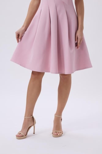 فستان ميدي وردي أنيق بتفصيل عقدة جانبية