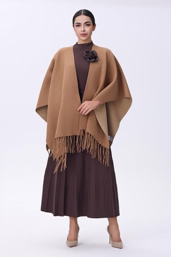 شال بيج مفتوح