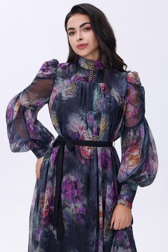 فستان شيفون بنقشة زهور وأكمام منفوخة