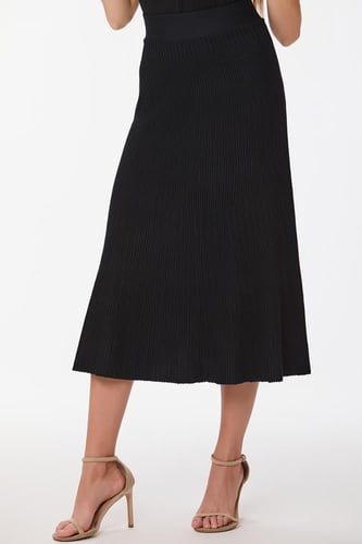 تنورة استريتش اسود