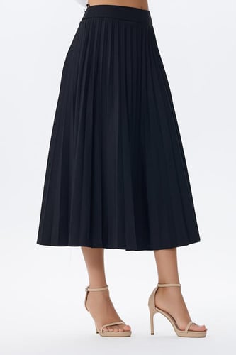 تنورة بليسيه ميدي أسود