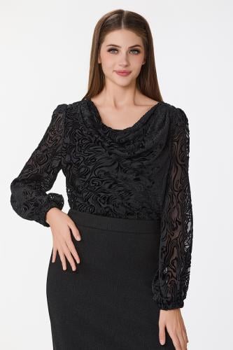 بلوزة درابيه طبع مخمل