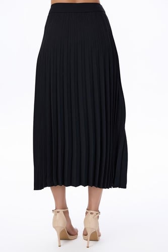 تنورة كلوش بكسرات ميدي