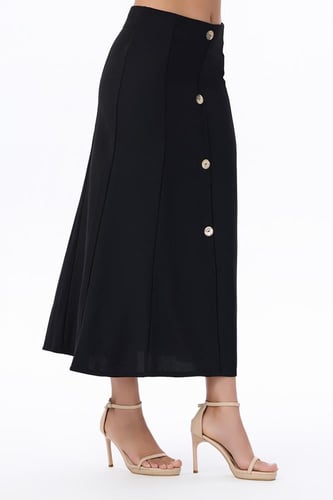 تنورة بأزار ذهبية