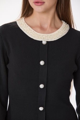 فستان صوف ناعم مع لؤلؤ