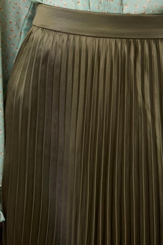 تنورة ستان بليسيه زيتي