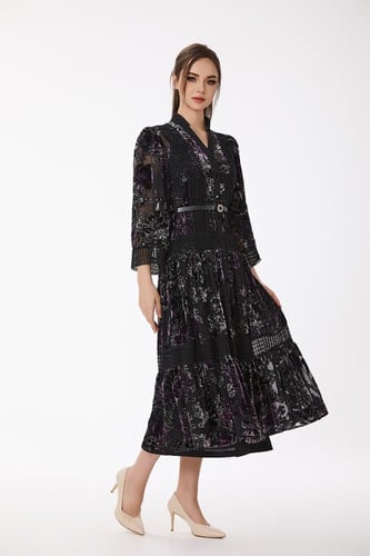 فستان طبع مخمل مع كلف