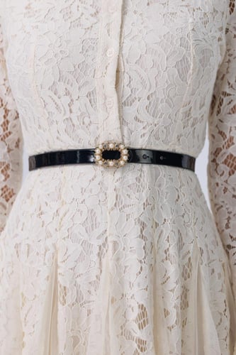 فستان دانتيل أبيض ميدي بياقة قميص وحزام أنيق | Pra...