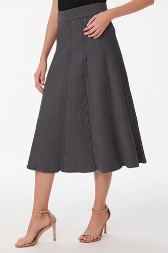 تنورة استرتش بحياكة بارزة