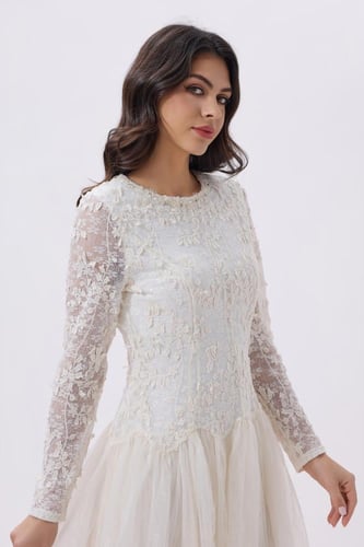 فستان اوف وايت