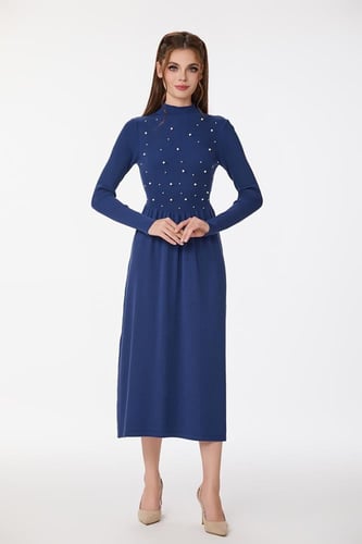 فستان صوف مع لؤلؤ