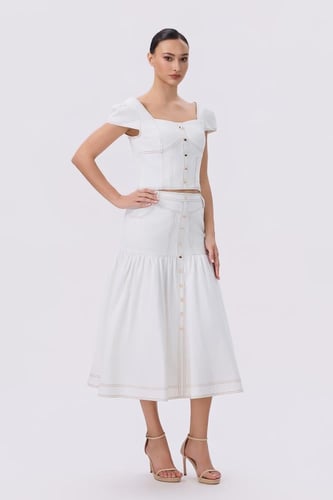 طقم ميدي أبيض بأزرار