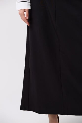 تنورة كريب أسود