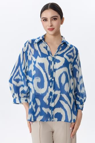 بلوزة بطبعة مميزة وأكمام ¾