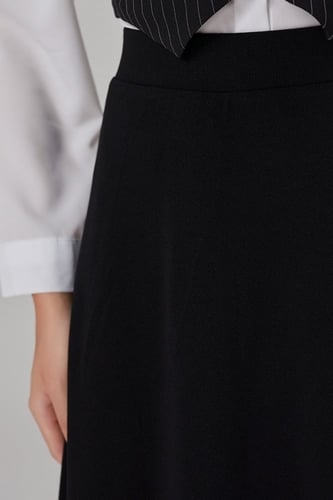 تنورة كريب استرتش كلوش