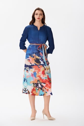 فستان بليسية مموج الألوان