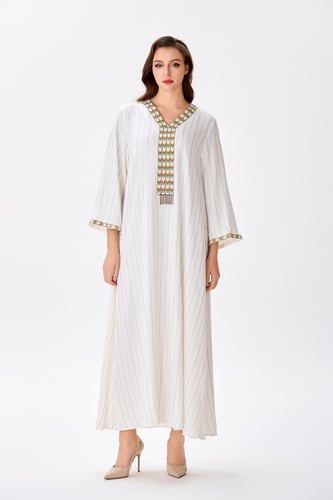 جلابية كتان كلاسيكية بتقليم ذهبي