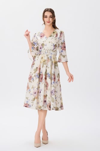 فستان كتان ناعم مع حزام عريض