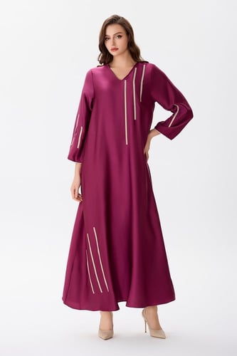 جلابية ستان بخطوط ذهبية