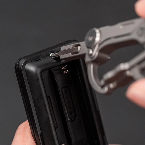 ميدالية مفاتيح تيتانيوم U4 Pro ذكية ومتعددة