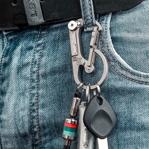 ميدالية مفاتيح تيتانيوم U4 Pro ذكية ومتعددة