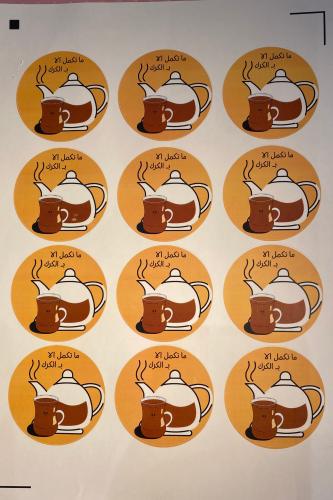 ستيكرز كرك للاكواب ورقة فيها ١٢ ستيكرز