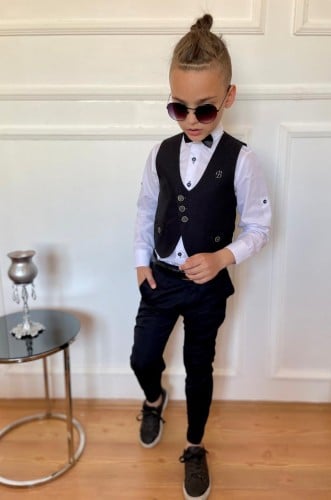 طقم ولادي -بنطلون وسديري وربطة عنق