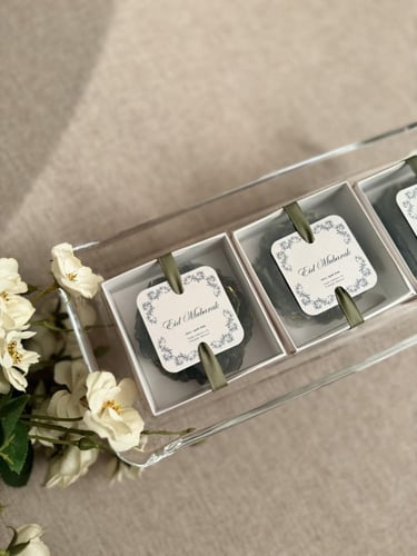 توزيعات صابون الجوري باللون الاخضر الغامق