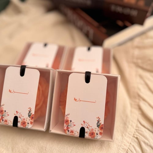 توزيعات صابون الجوري باللون الاورنج